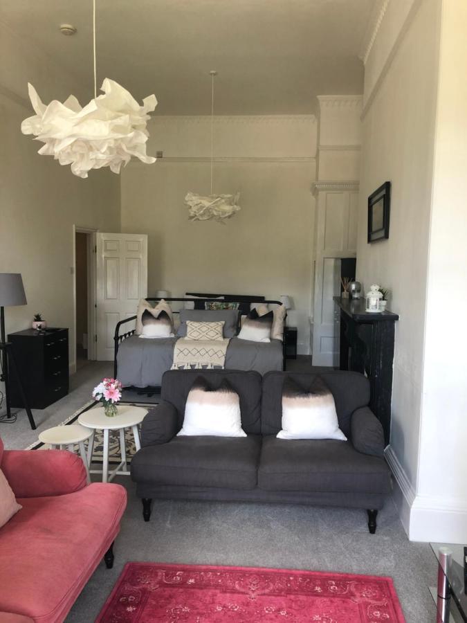 Grosvenor Place Spacious Studio Apartment Bath Exterior photo