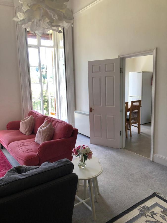 Grosvenor Place Spacious Studio Apartment Bath Exterior photo